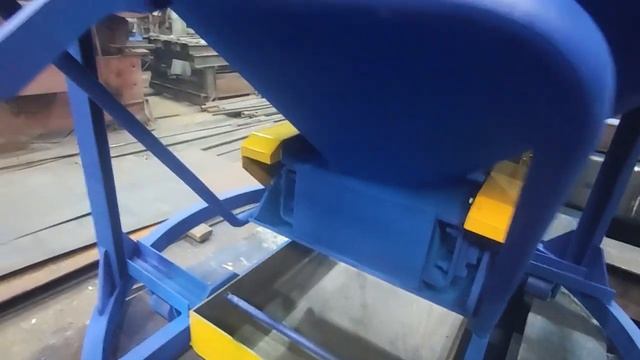 Бадья для бетона БН 0.7куб.м на роликах с механизмом EasyPress #Заводспецформ смотреть онлайн