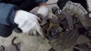 Mercedes vito w638 не включается задняя передача, меняем ремкомплект на МКПП  ОМ611