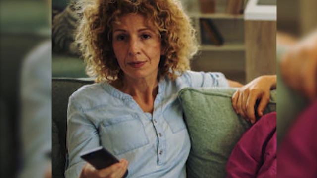 Después De Llorar A Su Mujer Durante Un Año, Llevó Flores A Su Tumba. Pero Más Tarde Encontró… смотреть онлайн