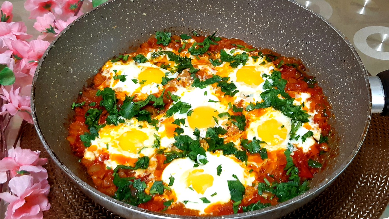 ШАКШУКА,САМАЯ ВКУСНАЯ ЯИЧНИЦА! смотреть онлайн