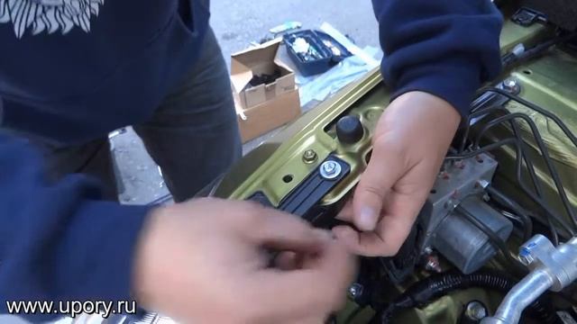 Установка амортизаторов (упоров) капота для Suzuki SX4 от upory.ru смотреть онлайн