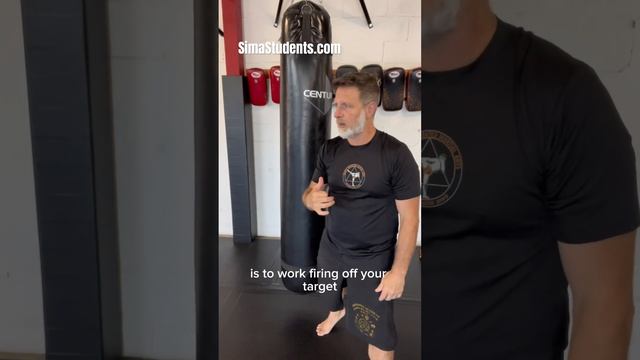 Do this when hitting the heavy bag! #martialarts #boxing #mma смотреть онлайн