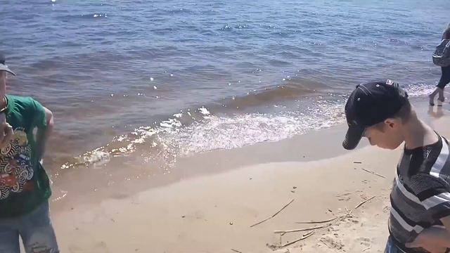 ПЕТРОПАВЛОВСКАЯ крепость//КАНИКУЛЫ!!!///На Петропавловском пляже/С друзьями/Отдыхаем/Загораем/ смотреть онлайн