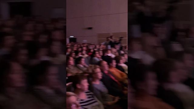 Просто жить.А.Петряшева исполняет группа "Кристаллия" студии эстрадного вокала "Хрустальная капель" смотреть онлайн