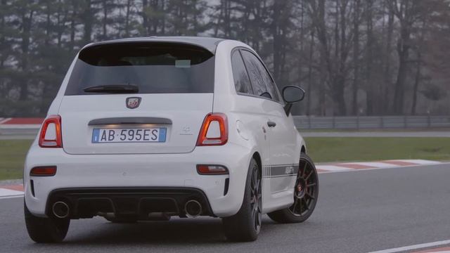 New 2021 Abarth 595 Esseesse || Interior, Review, Design Features смотреть онлайн