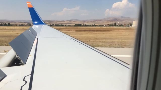 Sun Express 737-800 landing at Ankara Esenboga Airport смотреть онлайн