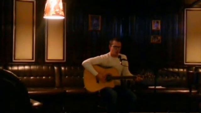 не знаю кто это, но голос шикарный 😊