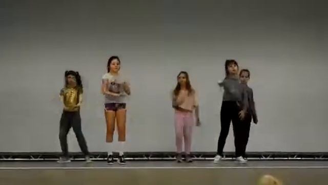 Танцуем СВОЙ ПРИДУМАННЫЙ танец!!!! От 10 до 100. смотреть онлайн