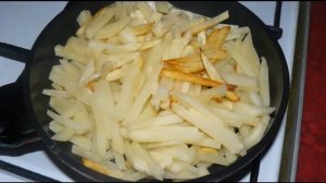 Жареная картошка.  Простой рецепт жареной картошки с чесноком.