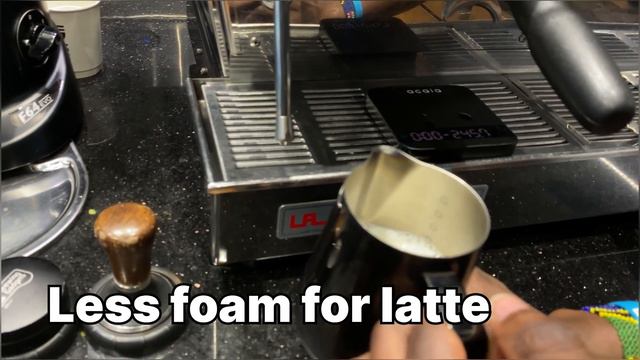 CAPPUCCINO VS LATTE What’s the difference between & How do you make a Cuppaccino and latte смотреть онлайн