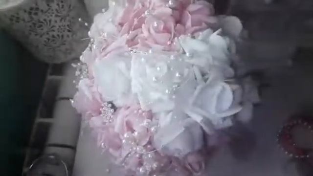 Булчински букет в бяло и розово от CharmyBride.com смотреть онлайн