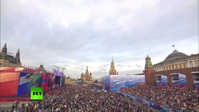 Витольд Петровский «Я тебя рисую». Москва, Красная площадь, 12 июня 2018 смотреть онлайн