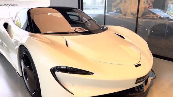 First motors Dubai ! Une collection de fou ! ???