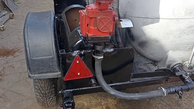 Автомобильная заправочная станция. 500л. Насос 24в. производство Америка и ручная советская помпа. смотреть онлайн