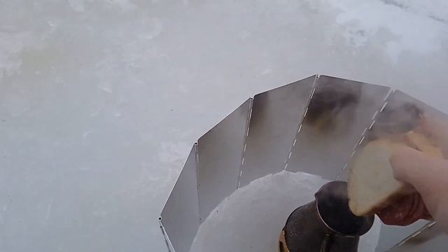 За щукой в глухозимье. Трещит лёд на озере. смотреть онлайн