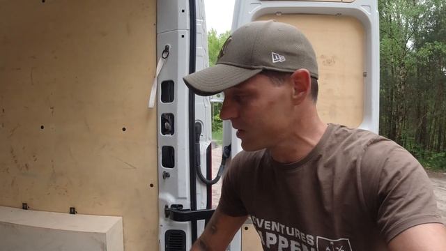 Transportersuche für Camperausbau - Renault Master L2H2 | DIY Van Conversion 01 | #AdventuresHappen смотреть онлайн