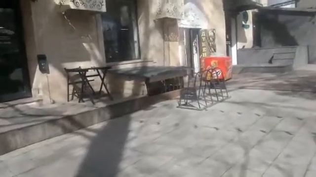 Алматы | уголок на Толе-би (Төле би) с кафе и другими заведениями 2021 год смотреть онлайн