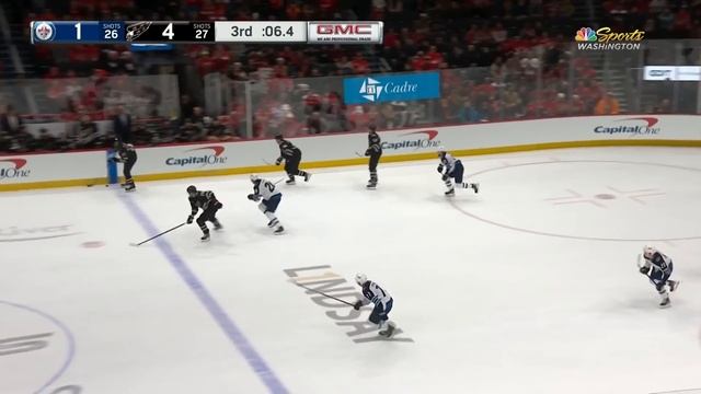 Alex Ovechkin passes Gordie Howe with goal No. 802, earns standing ovation смотреть онлайн
