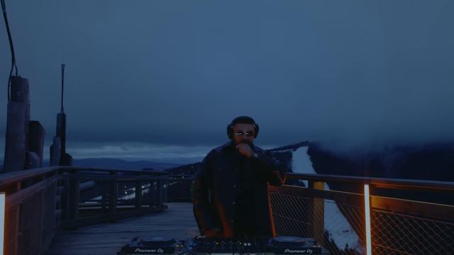 The M - SIMULATION #1 [4K MELODIC TECHNO & PROGRESSIVE HOUSE LIVESET] смотреть онлайн