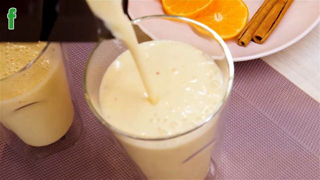 Breakfast smoothie with orange, apple, yogurt and oat milk смотреть онлайн