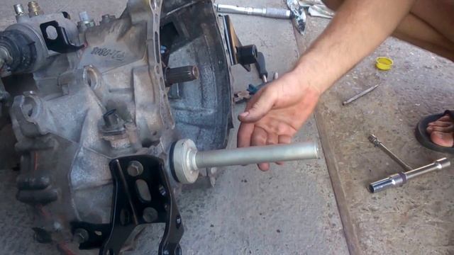 Установка сальника с помощью оправки смотреть онлайн