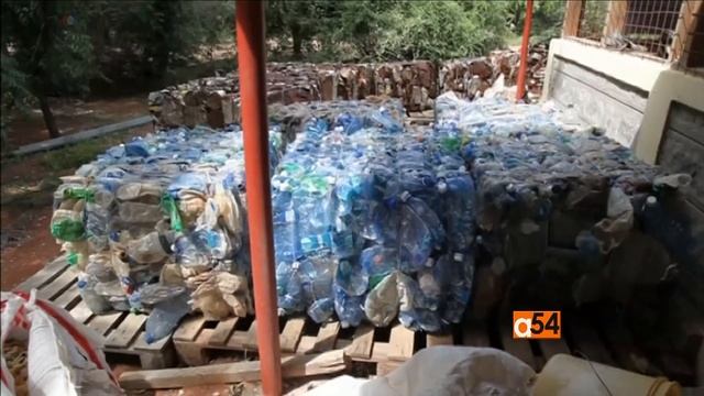 Somali Refugees Plastic Waste Cleanup in Kenya смотреть онлайн