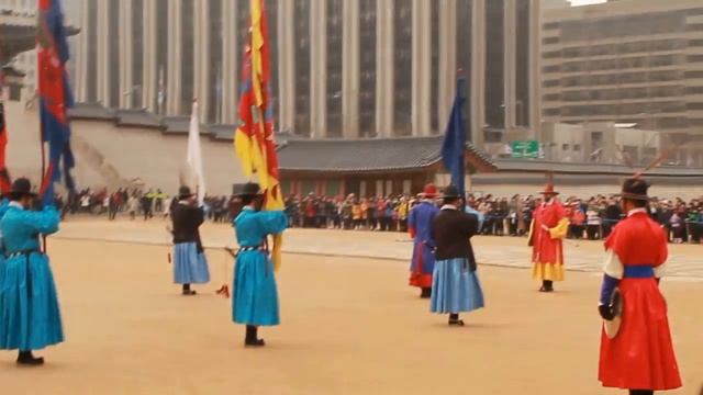 Южная Корея. У дворца Кёнбоккун смотреть онлайн