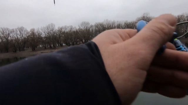 Снасть УБИЙЦА ОКУНЯ. Уловистая снасть для ловли окуня зимой!Ловля зимой на поплавок река ДНЕСТР!!! смотреть онлайн