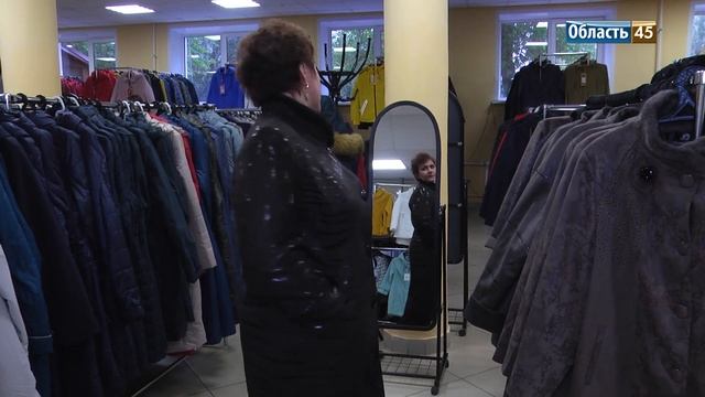 Плащи и куртки от ярмарки «Ермак» курганцы покупают по выгодным ценам смотреть онлайн