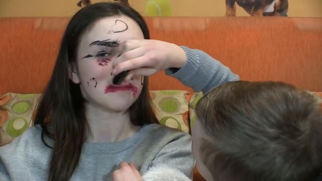 МОЙ ПАРЕНЬ ДЕЛАЕТ МНЕ МАКИЯЖ♡ смотреть онлайн