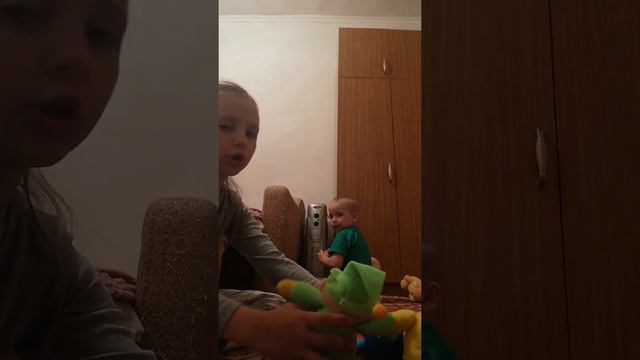 Игры с младшим братом смотреть онлайн