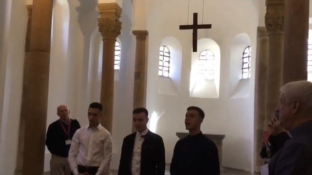 "Аксіон естін , грец.Ἄξιόν ἐστιν, Достойно є" смотреть онлайн