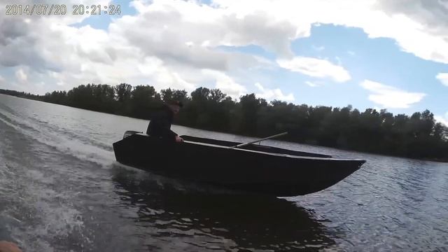 Лодка из полиэтилена (ПНД.)4200 Boat from polythelene (HDPE) on the river don. смотреть онлайн