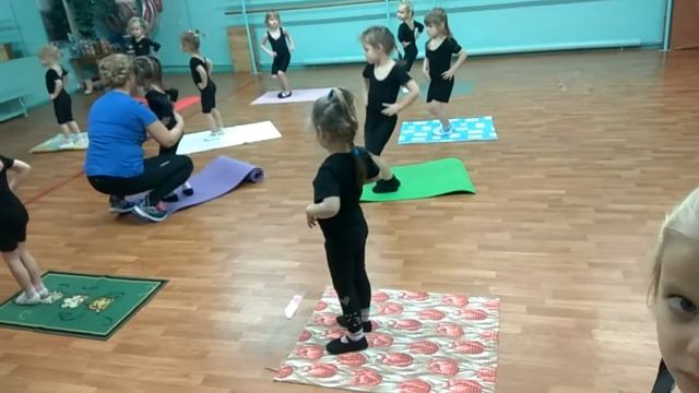 Ёлочкам не холодно зимой Но очень хочется пить смотреть онлайн