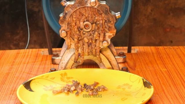 Experiment: Meat Grinder vs Sheepshead Fish смотреть онлайн