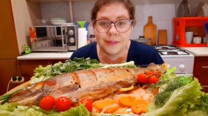 Мукбанг Форель от спонсора/Встретила бесноватого?чуть Кондратий не хватил/ Мистика. Бесноватые