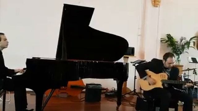 Libertango (piano and guitar) смотреть онлайн
