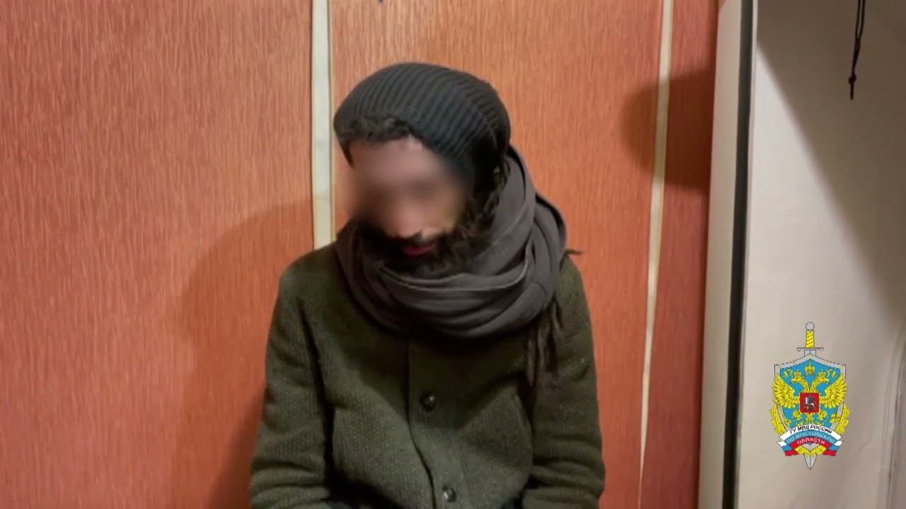 Подмосковными полицейскими в Лобне задержан мужчина, выращивавший коноплю у себя в квартире смотреть онлайн