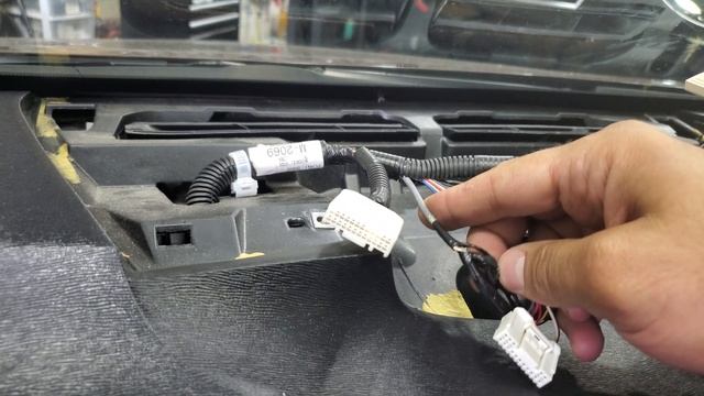 Connecting factory camera 2009 Venza to aftermarket system смотреть онлайн