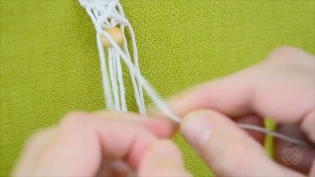 DIY Wavy Macrame bracelet with beads смотреть онлайн