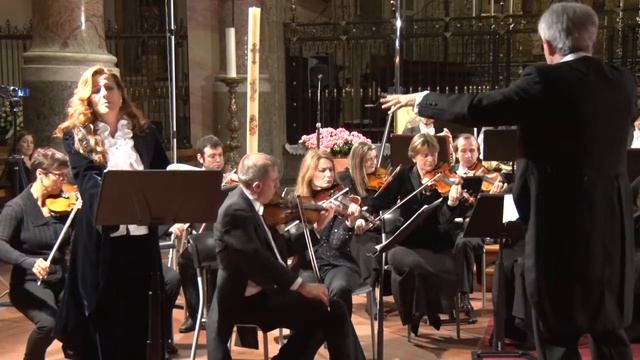 Ave Maria da Otello di Giuseppe Verdi, soprano Elena Bertocchi смотреть онлайн