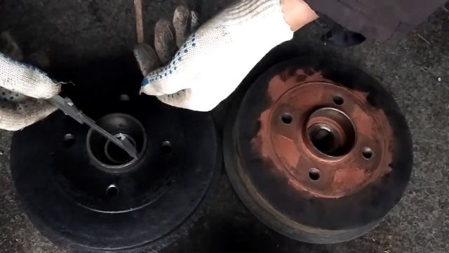 Разница задних барабанов Рено Логан 2008 - 2015 смотреть онлайн