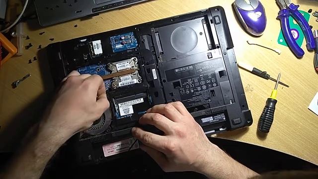 Нр 4545s.Не включается и не заряжается.