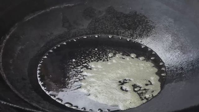 两根肥肠一碗泡菜，鲜辣椒一斤，生肥肠下锅，实在嚼不动，直接生吞，越吃越不有劲道#大口吃肉 смотреть онлайн