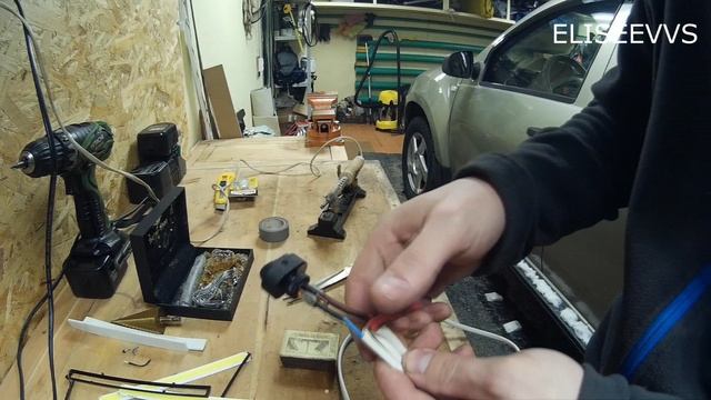 дополнительный свет в багажнике РЕНО ДАСТЕР смотреть онлайн