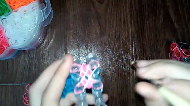 Видеоурок#1 Двойной браслет из резинок Rinbow Loom смотреть онлайн