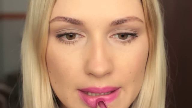Помада AVON "Невесомость" / Все ОТТЕНКИ на Губах смотреть онлайн