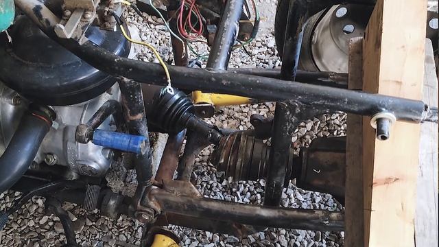 Бюджетный квадрик из Урала. Первая проверка на прочность. смотреть онлайн