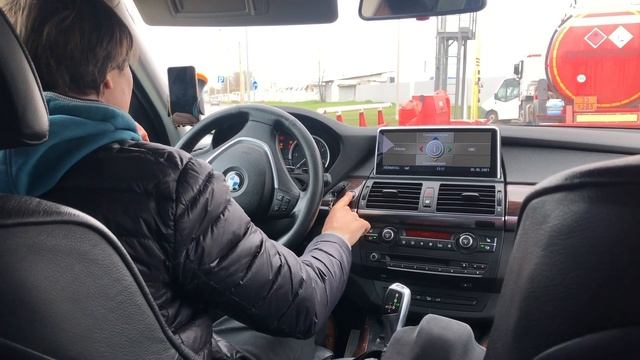 Дизельный BMW X5 обсох пока ставил электропривод багажника смотреть онлайн
