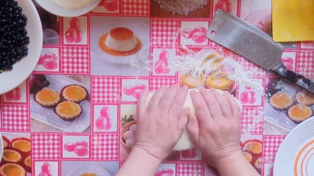 Вареники с черникой. смотреть онлайн